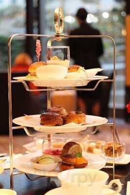 ガーデンラウンジ「坐忘」