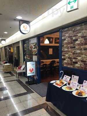 ワインとオマール海老の店 ＵＯＭＯ