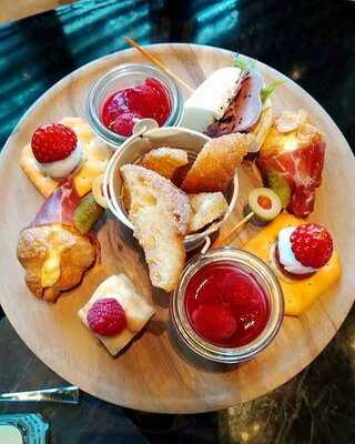 スカイギャラリーラウンジ レヴィータ