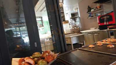 アール ベイカー 大阪城公園店