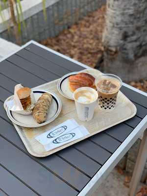 アール ベイカー 大阪城公園店