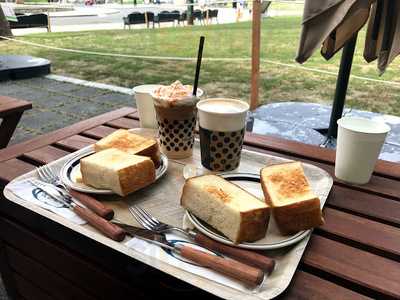 アール ベイカー 大阪城公園店