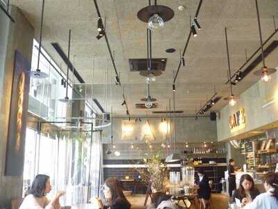 ベーカリー＆バル フレンチ バゲット カフェ