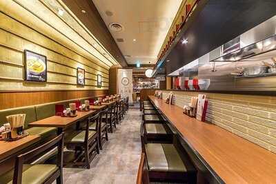 博多鶏ソバ 華味鳥 なんばダイニングメゾン店