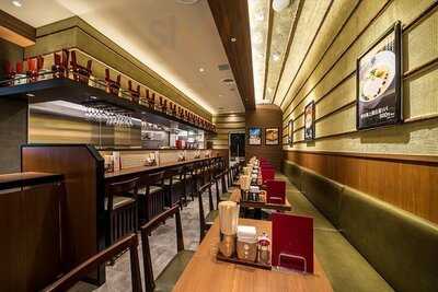 博多鶏ソバ 華味鳥 なんばダイニングメゾン店