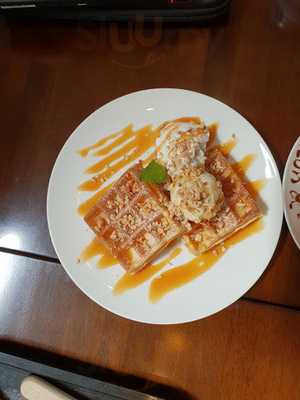 R.l Waffle Cafe 秋葉原店