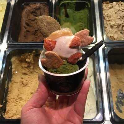 Far East Bazaar エキマルシェ大阪店