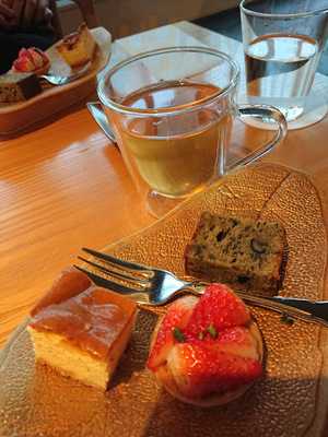 カンラ ラウンジ