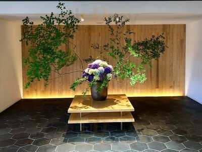 カンラ ラウンジ