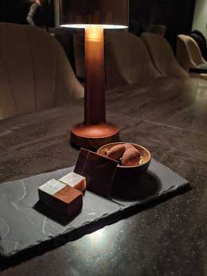 京都センチュリーホテル メインバー エセックス