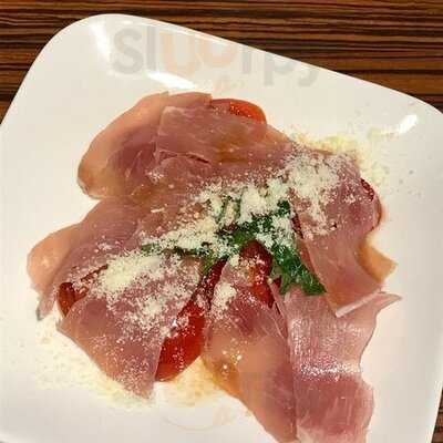 肉タレ屋 なんばbal店