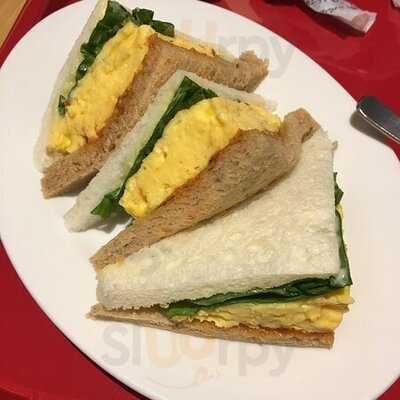 カフェアンドバー グーテ