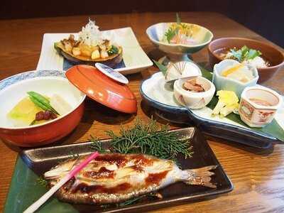 泰山木 四富会館