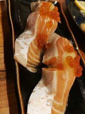 元祖ぶっち切り寿司 魚心 南店