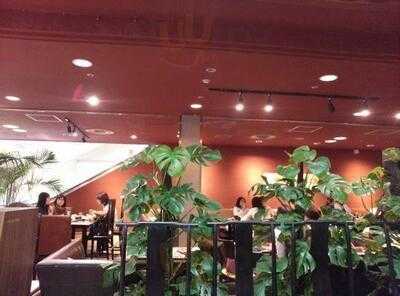 阪急三番街 River Cafe