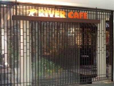 阪急三番街 River Cafe