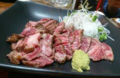 炭火焼肉なると