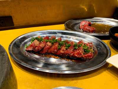 赤身肉とホルモン焼 コニクヤマ