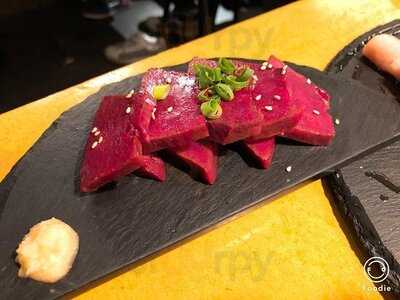 赤身肉とホルモン焼 コニクヤマ