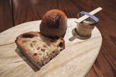 イカリヤ食堂 オオサカ