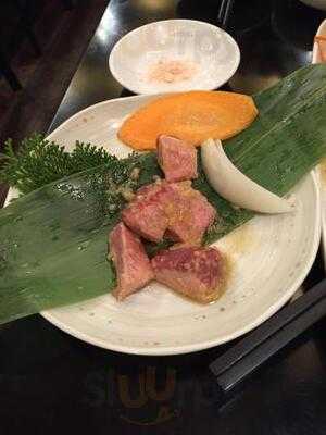 和牛炭火焼肉 つる牛 心斎橋