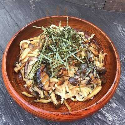 壁の穴 Hepナビオ店