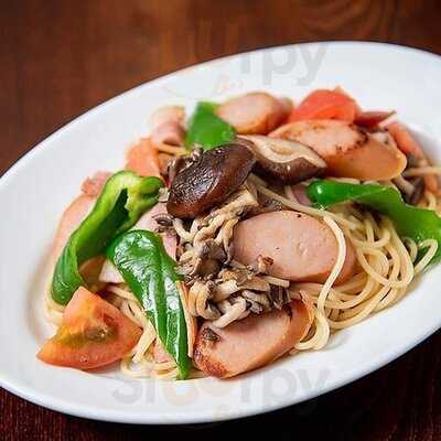 壁の穴 Hepナビオ店