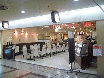 ホリーズカフェ 大阪駅前第3ビル店