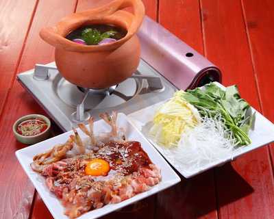 タイ式酒場アロイチンチン