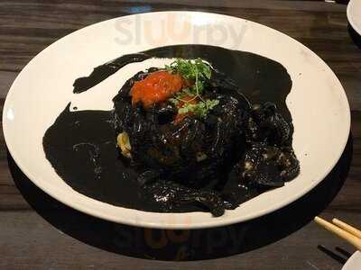 大阪粉もんバル Denner