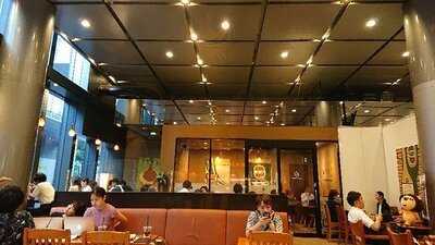 タリーズコーヒー　梅田茶屋町mbs店