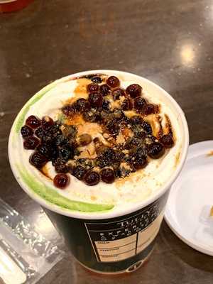 タリーズコーヒー　梅田茶屋町mbs店