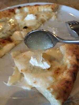 ピッツエリア エルエフシー