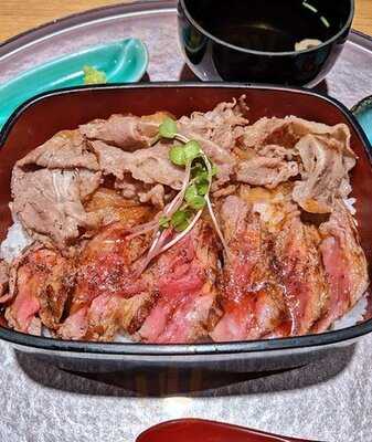 ビフテキ重・肉飯 ロマン亭