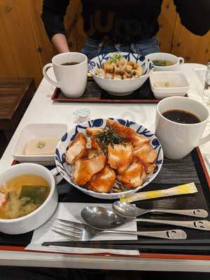 胡麻豆腐と和カフェ きさんじな