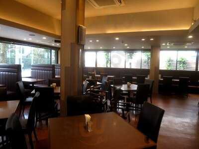 フォルクス 北山通店