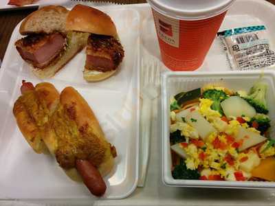 フレッズカフェ 十三店