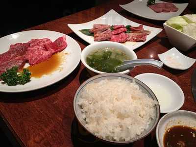 焼肉 まるよし 難波店