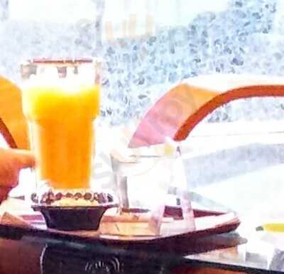 Bakery&chapel Cafe セーヌの畔