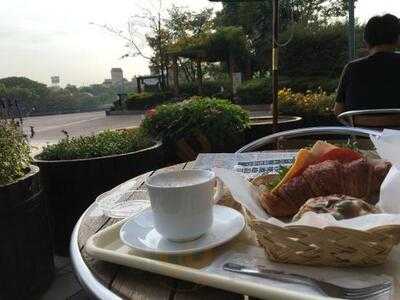 Bakery&chapel Cafe セーヌの畔