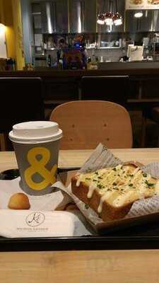 &coffee Maison Kayser Suina室町店