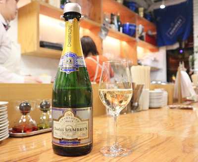 Champagne & Gyoza Bar スタンドシャン食-osaka北新地- Tokyo Awa Gyoza