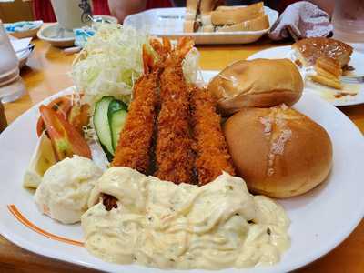 コメダ珈琲店 鶴見諸口店