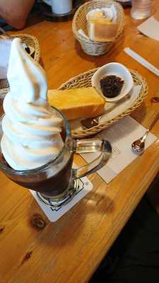 コメダ珈琲店 鶴見諸口店