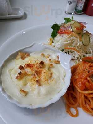 カフェ．ド．ギャルソン