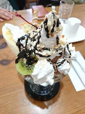 カフェ．ド．ギャルソン