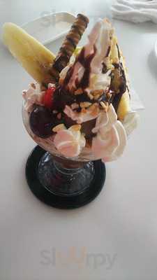 カフェ．ド．ギャルソン