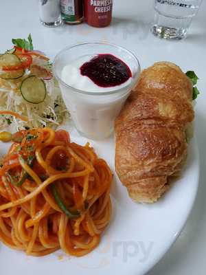 カフェ．ド．ギャルソン