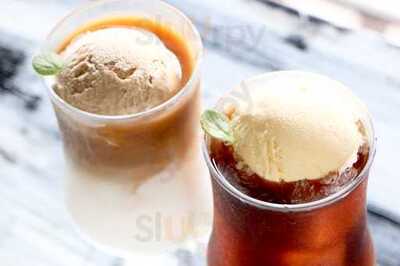 Kona Snow Coffee Roasters