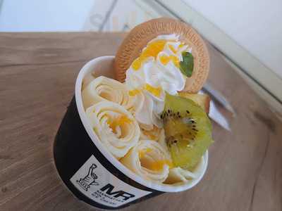 マンハッタンロールアイスクリーム 新潟万代シティ店